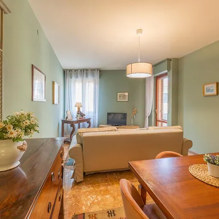 Apartman Arena Marconi 37 *