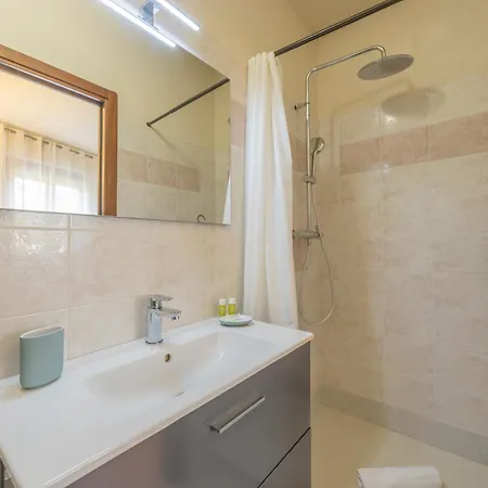 Appartement Arena Marconi 37 *